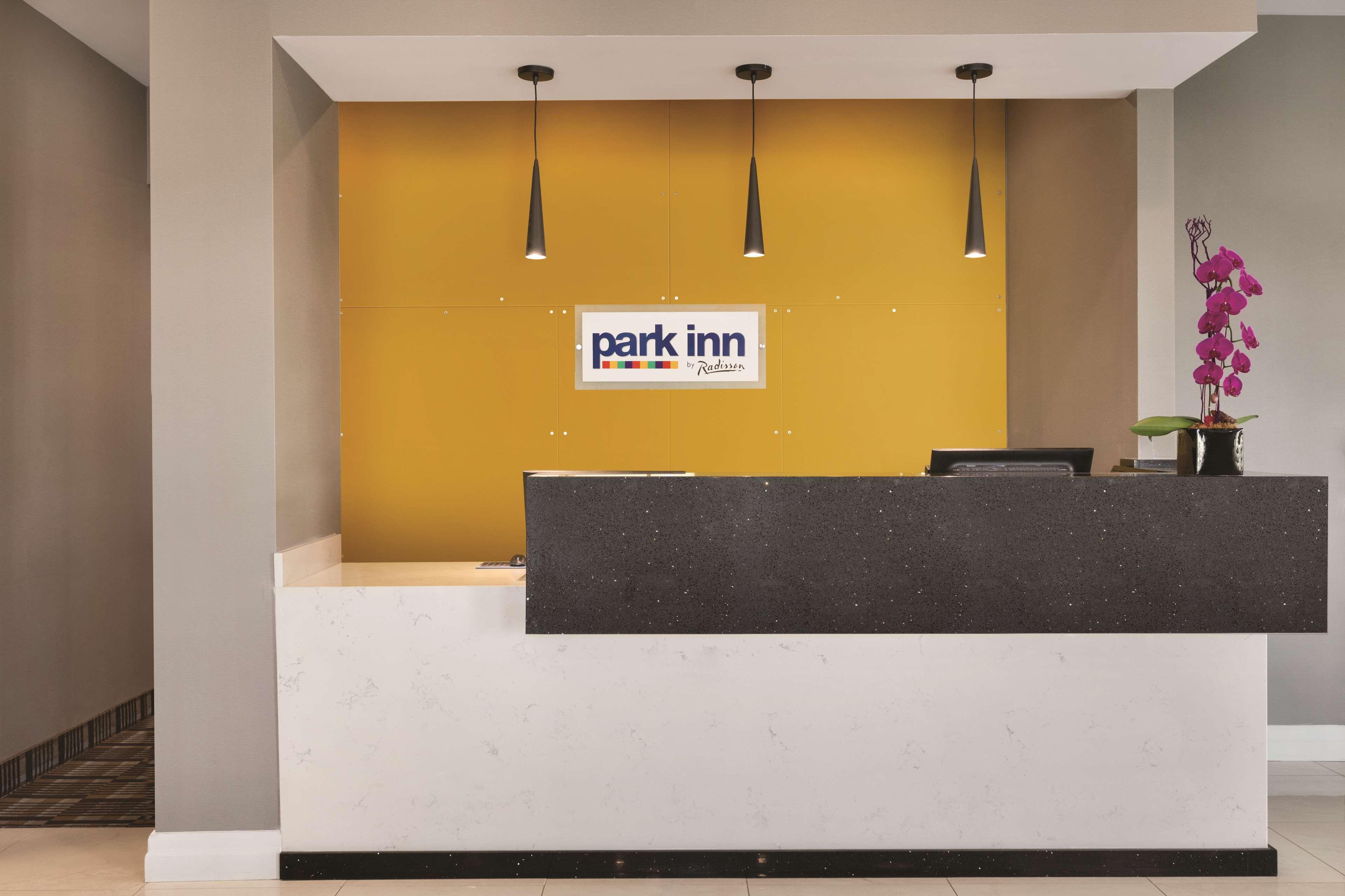 Park Inn By Radisson Brampton, On Exterior foto